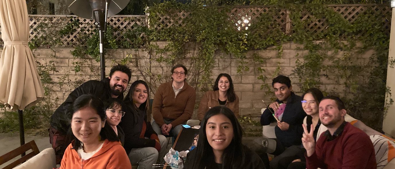 The Portera and Zeiger labs celebrate the holiday season with a BBQ.