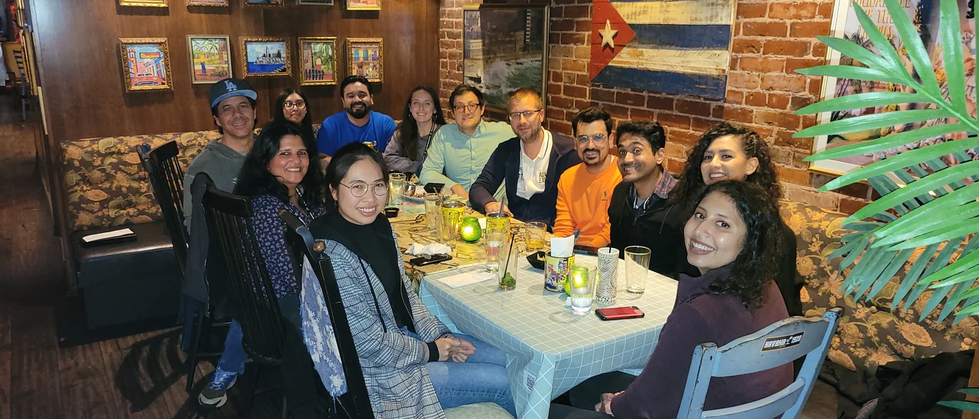 Members of the Portera and Zeiger Labs join old colleagues for dinner at the 2022 Society for Neuroscience Meeting.